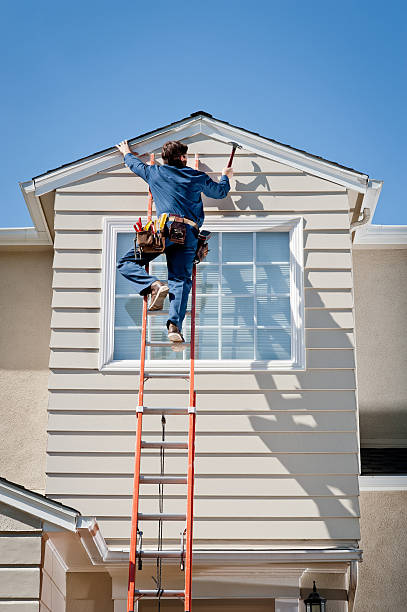 Affordable siding repair and maintenance services in Veedersburg, IN